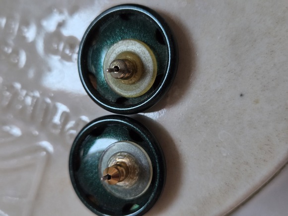 Vintage Christmas Jewelry Bundle: Pierced Earrings and Pins - Picture 3 of 15